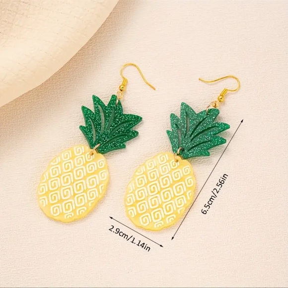 NWT Pineapple Dangle Earrings - Picture 4 of 4